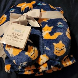 Baby blanket and pillow set